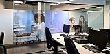 Parce que bien travailler, c&rsquo;est aussi se sentir &agrave; l&rsquo;aise. ✍️☺️

Les portes et surfaces vitr&eacute;es des bureaux et salles de r&eacute;union du Forem de Verviers ont &eacute;t&eacute; habill&eacute;es de vinyles imprim&eacute;s ad&eacute;quats pour am&eacute;liorer le confort au quotidien.

Un projet r&eacute;alis&eacute; enti&egrave;rement par nos &eacute;quipes, de l&rsquo;atelier &agrave; la pose.  - Vitrophanie