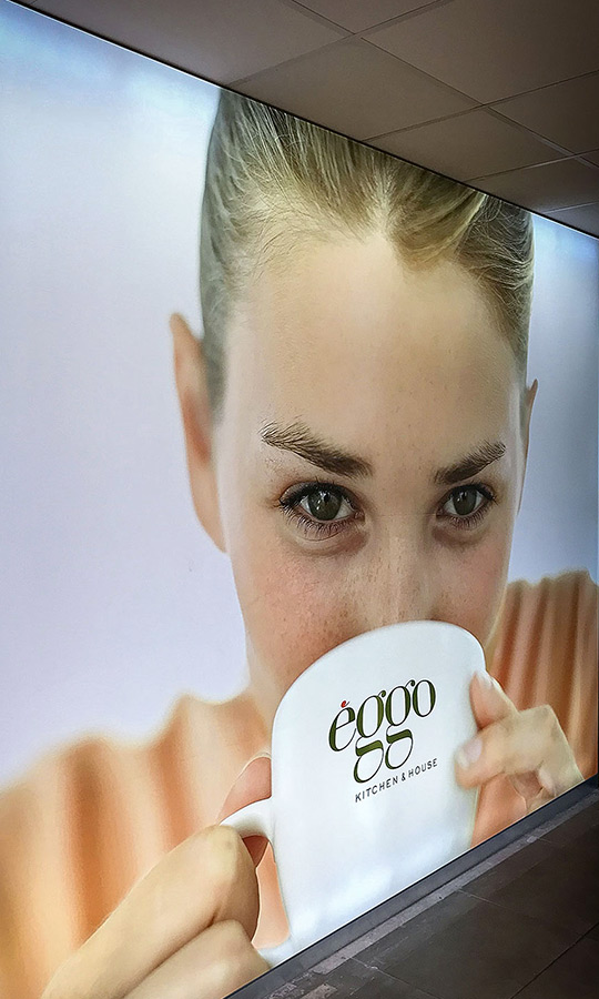 Tissu rétro-éclairé du cuisiniste Eggo