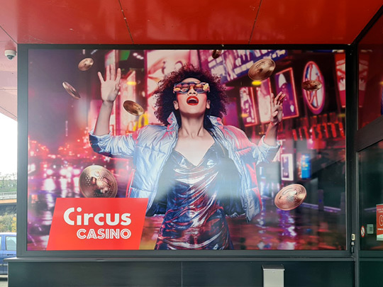 Du lettrage vitrine pour une visibilité renforcée