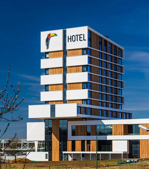 Enseigne exceptionnelle de l'hôtel Van Der Valk Arlon près de Luxembourg